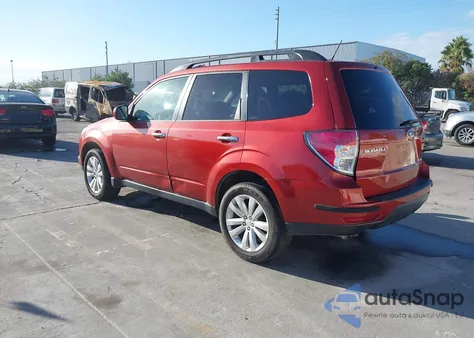 2011 Subaru Forester 2.5X Premium из США, поврежденный, VIN JF2SHBDC1BH721614